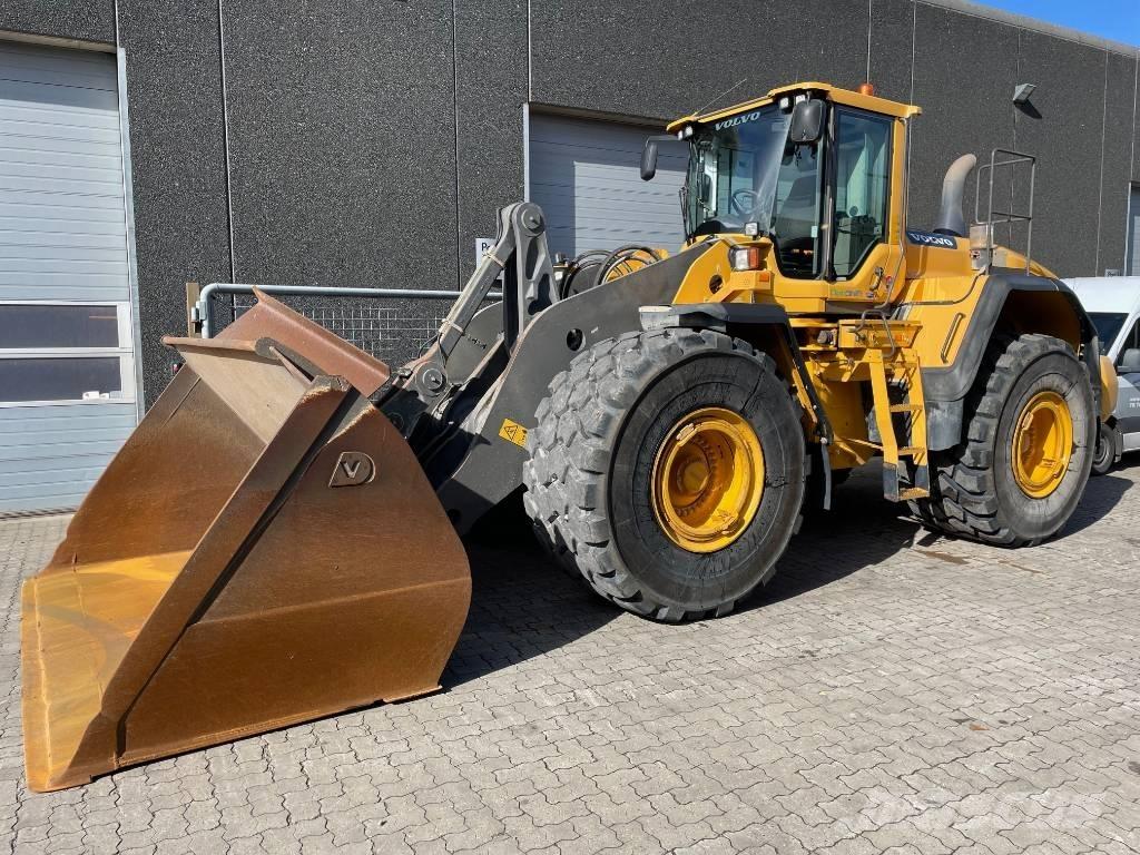 Volvo L220G Pale gommate