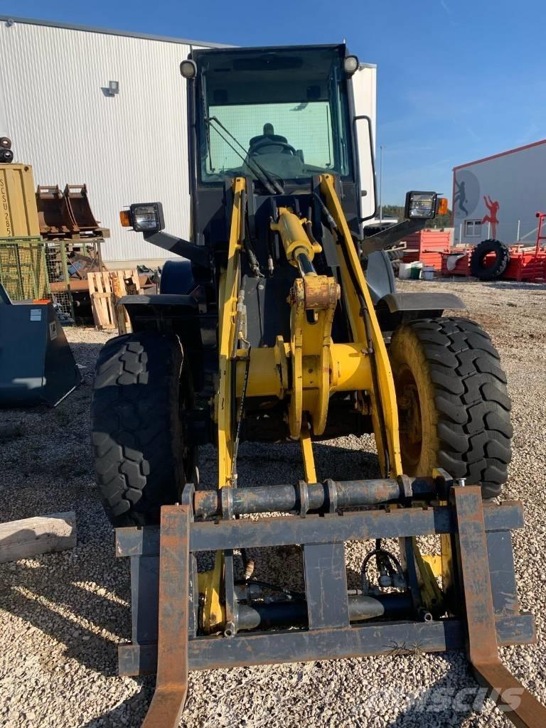 Komatsu WA 90-6 Pale gommate