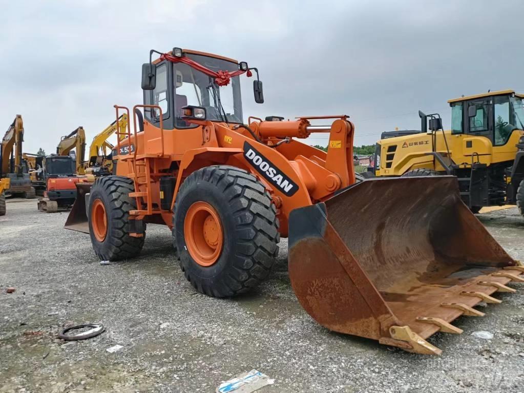 Doosan DL505 Pale gommate