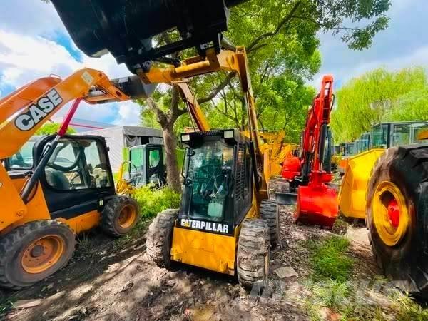 CAT 246B Mini pale