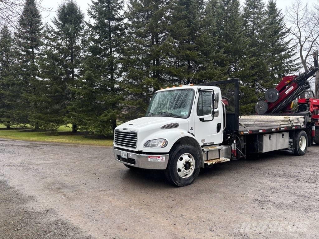 Freightliner M2-106 Gru cingolate