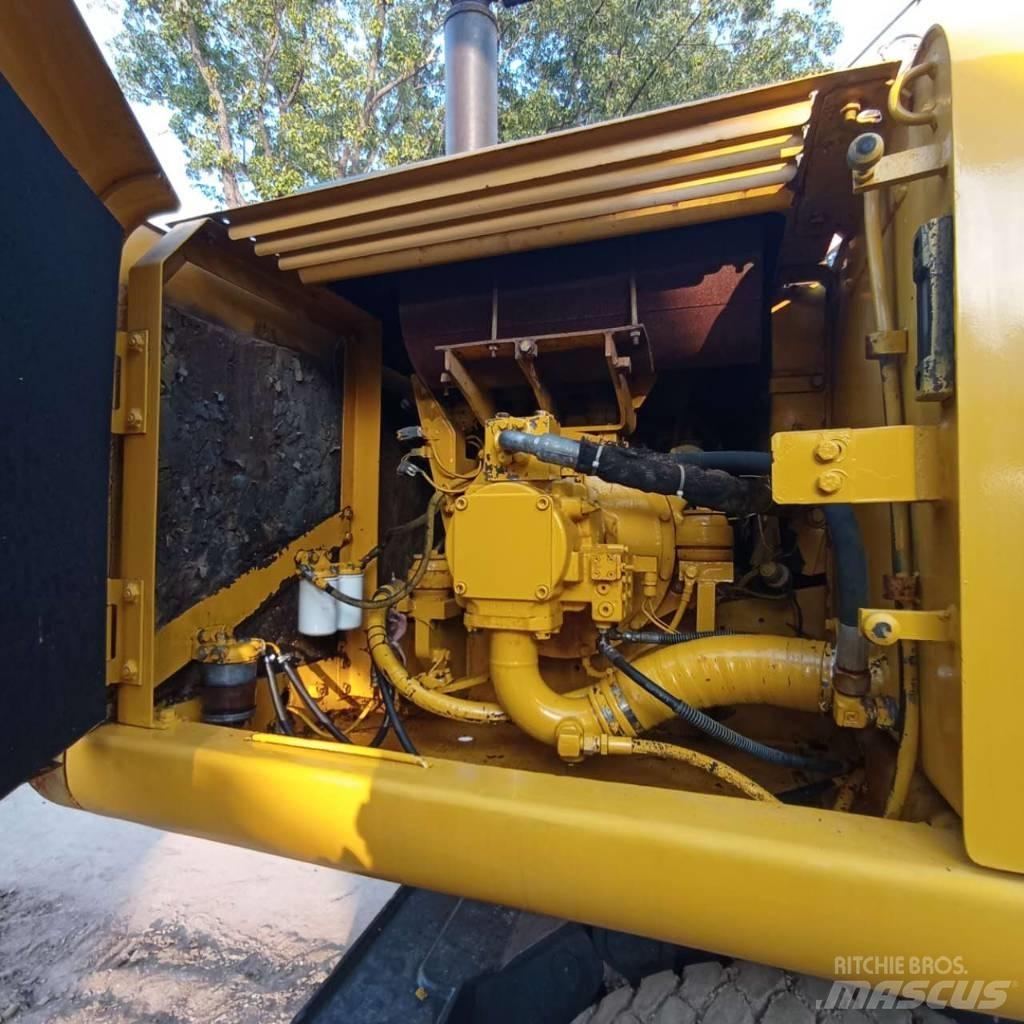 Komatsu PC150W-6 Escavatori gommati