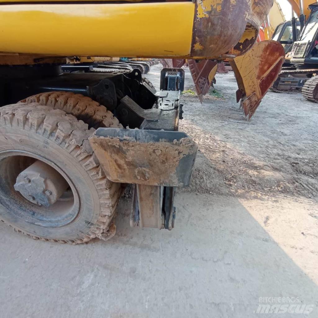 Komatsu PC150W-6 Escavatori gommati