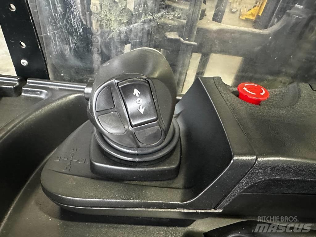 Yale MR16 Carrello retrattile
