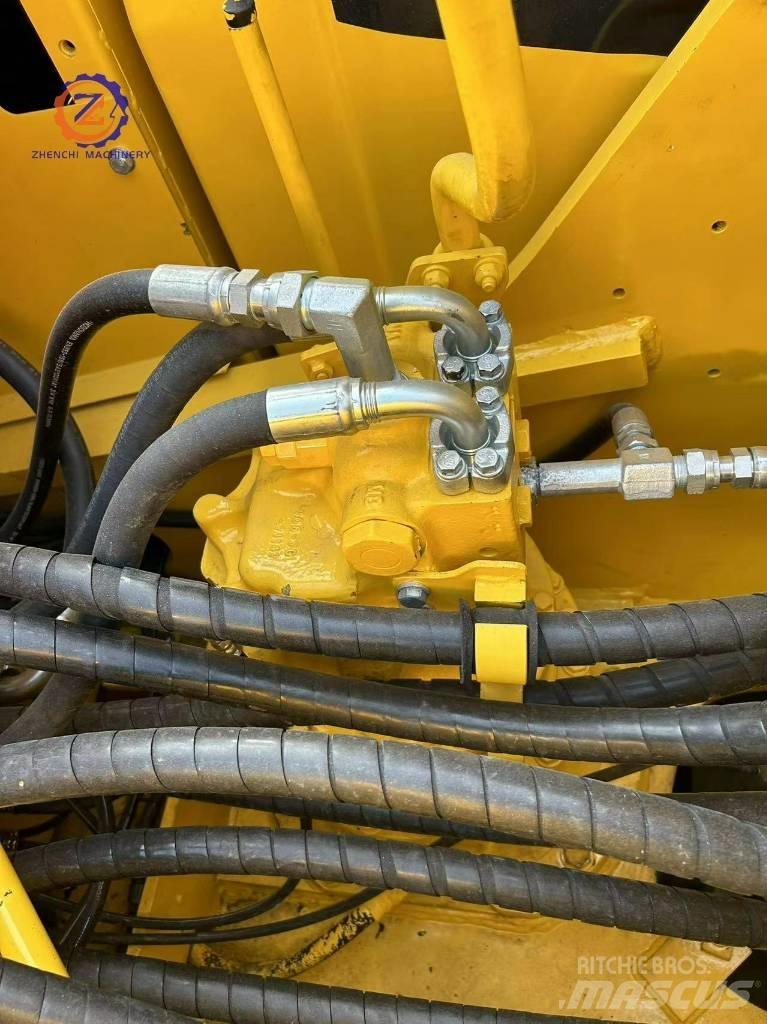 Komatsu PC 220-8/ Escavatori cingolati