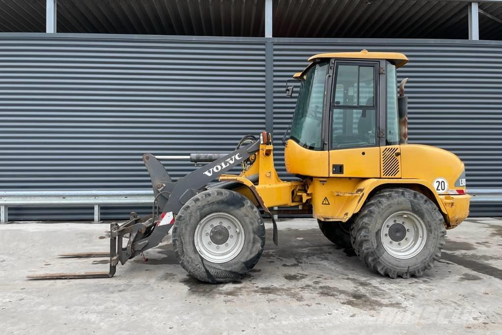 Volvo L 30 ZX Pale gommate