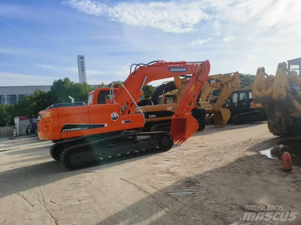 Doosan DX 225 Escavatori cingolati