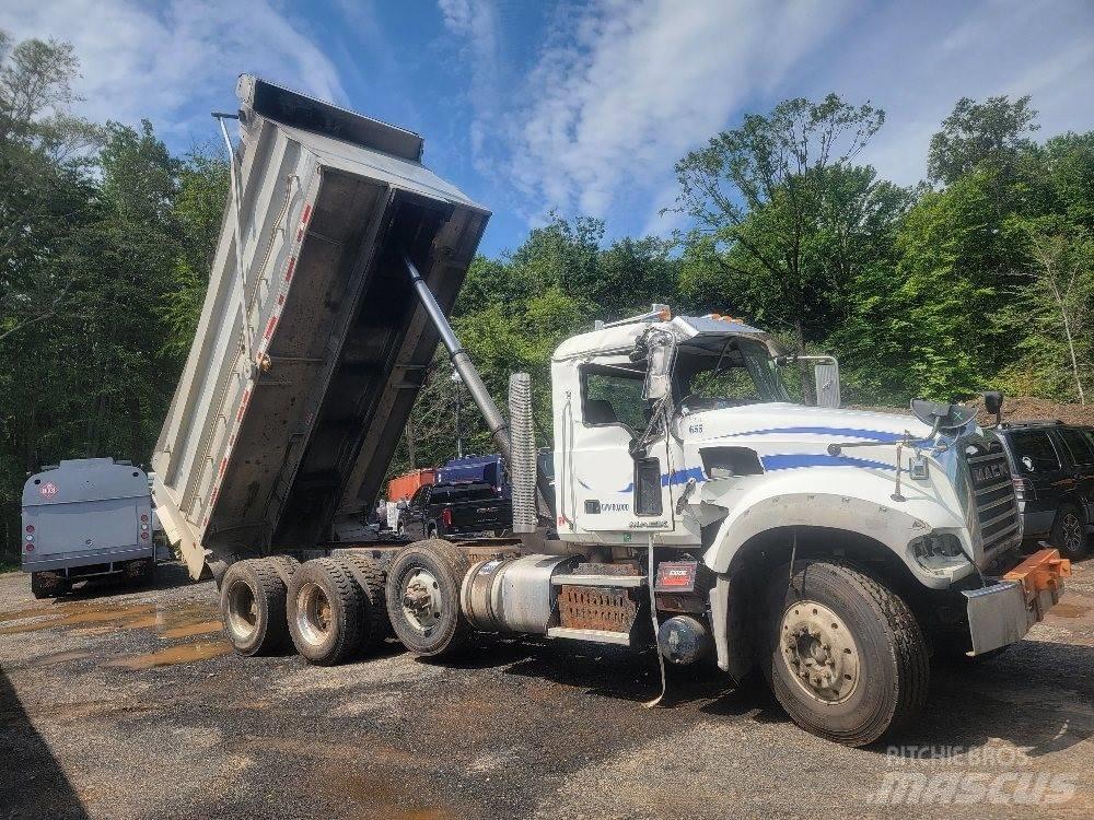 Mack 713GU Camion ribaltabili