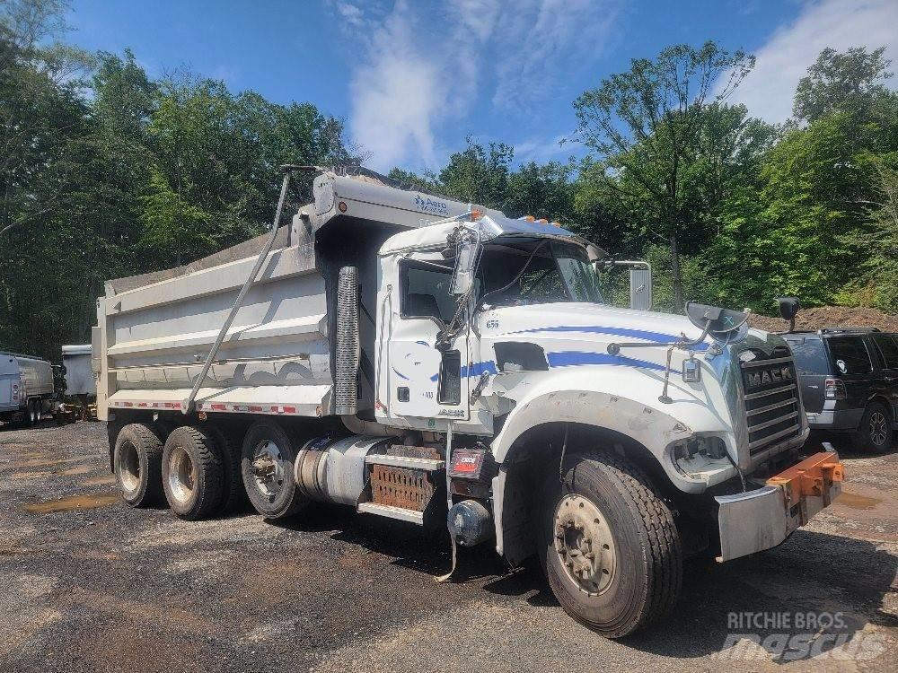 Mack 713GU Camion ribaltabili