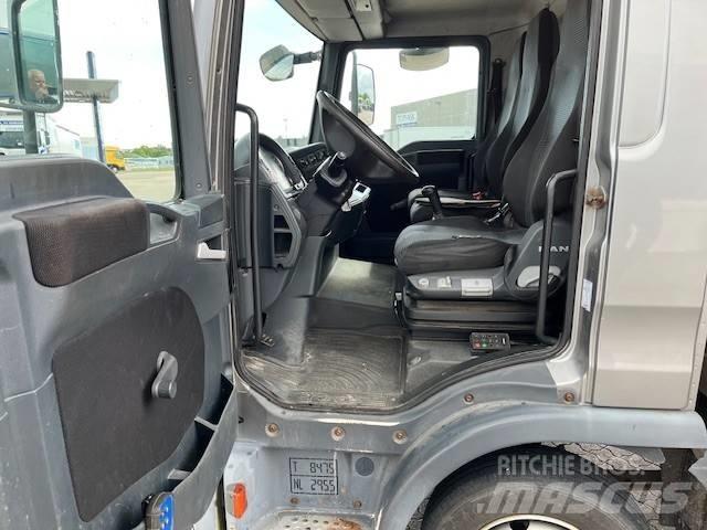 MAN 8.180 Camion cassonati