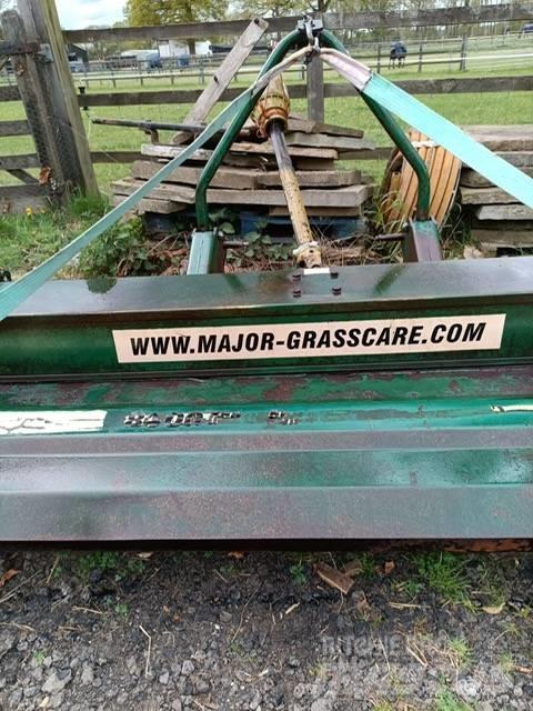 Major 8400 TOPPER Falciatrici/cimatrici per pascoli