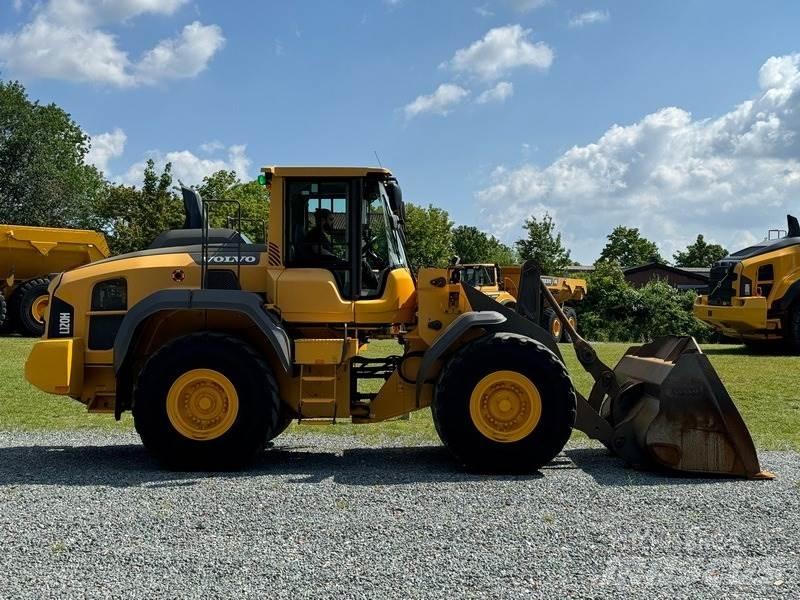 Volvo L 120 H Pale gommate