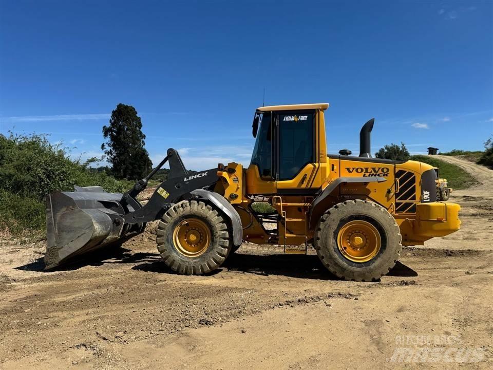 Volvo L 90 F Pale gommate