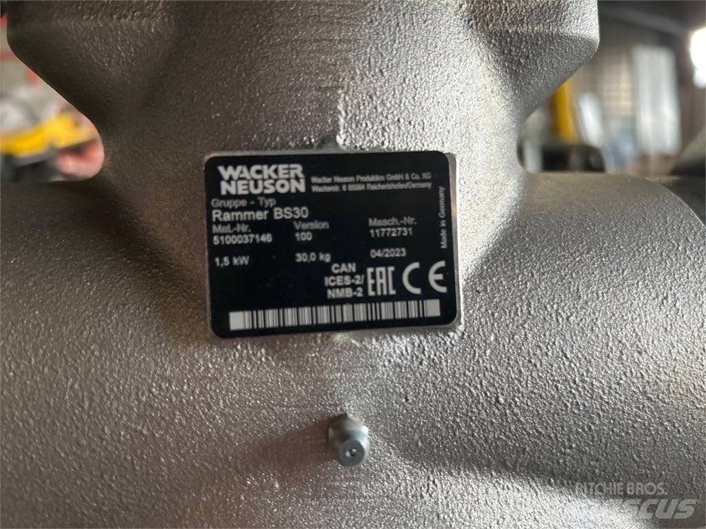 Wacker Neuson BS30 Vibrocostipatore verticale