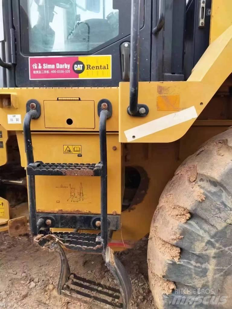 CAT 950GC Pale gommate