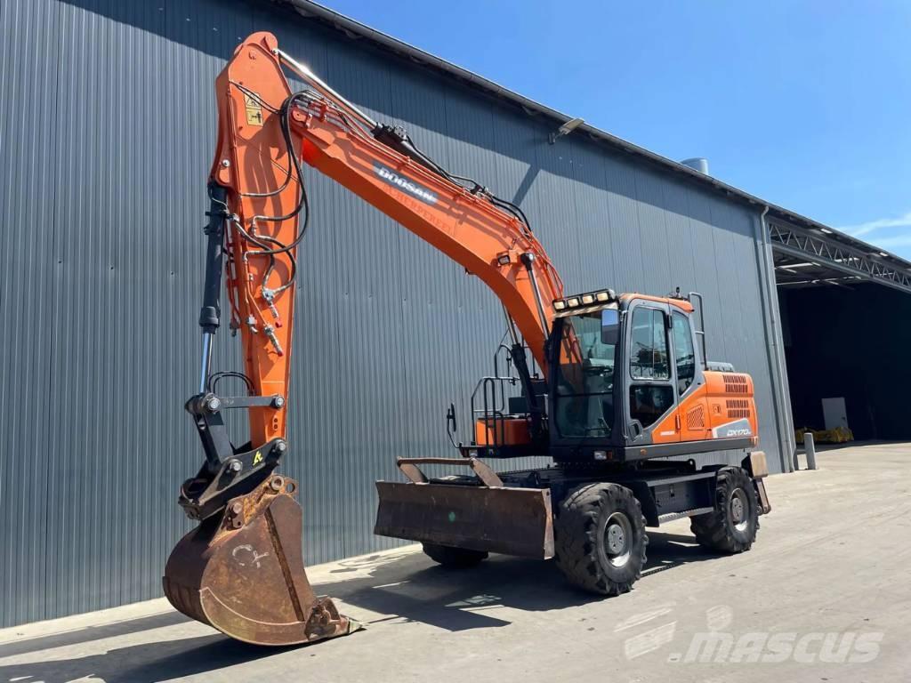 Doosan DX170W-5 Escavatori gommati