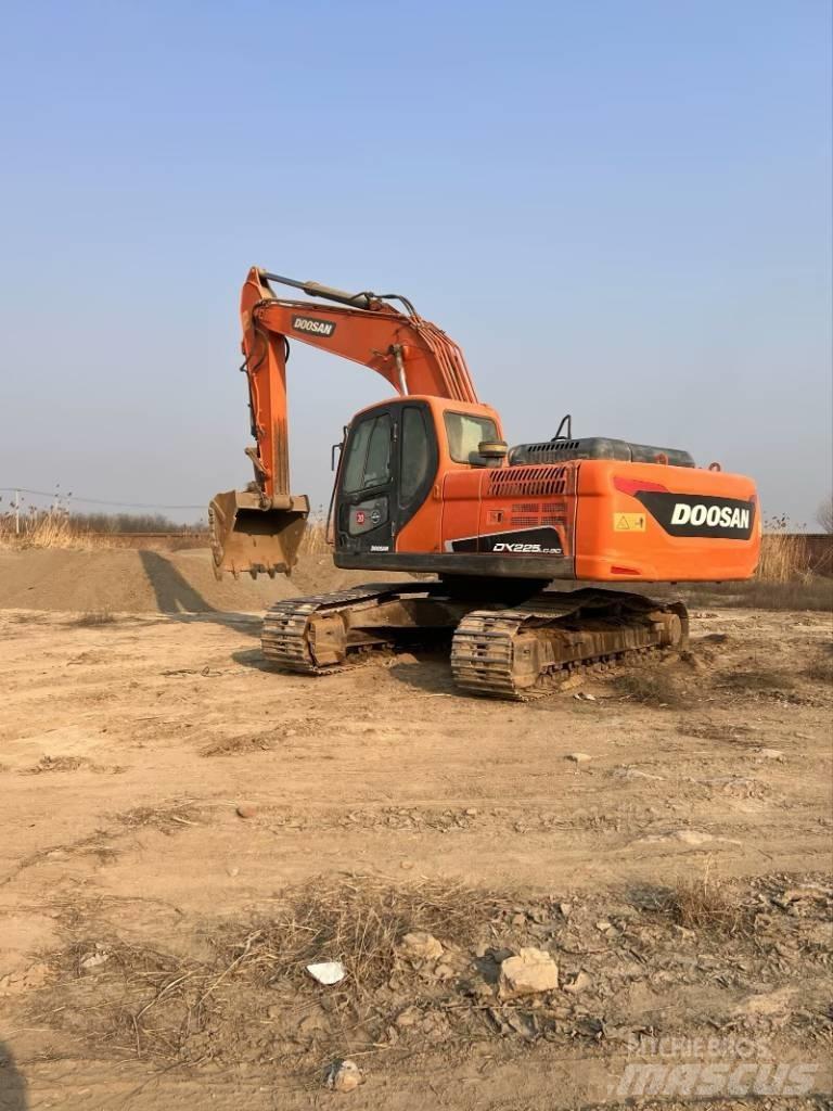 Doosan DX225LC-9C Escavatori cingolati
