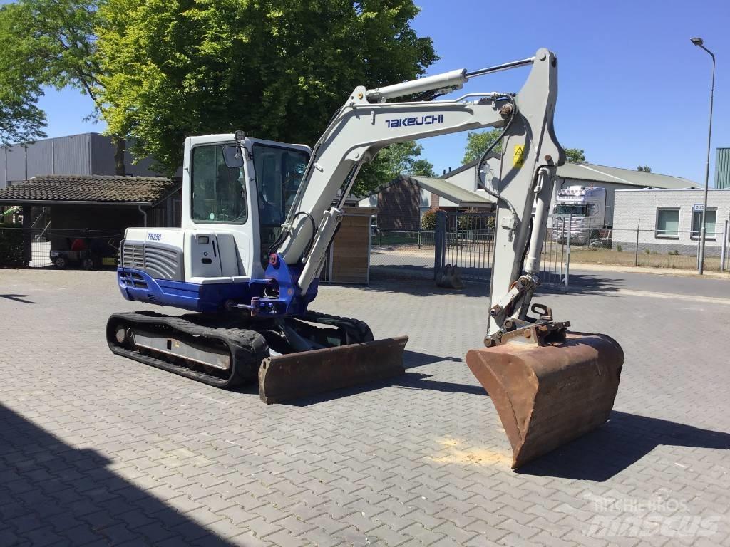 Takeuchi TB 250 Miniescavatori