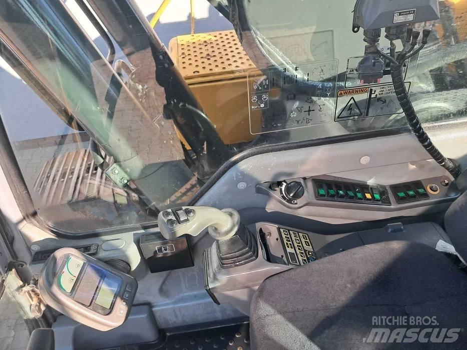Volvo EC 240 B LC Escavatori cingolati