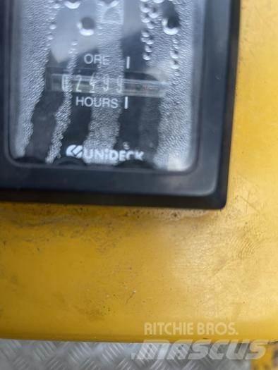 Knikmops KM90 Pale gommate