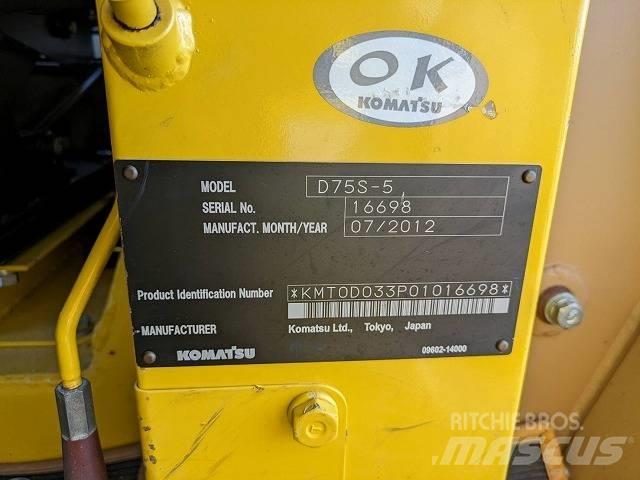 Komatsu D 75 S-5 Pale cingolate