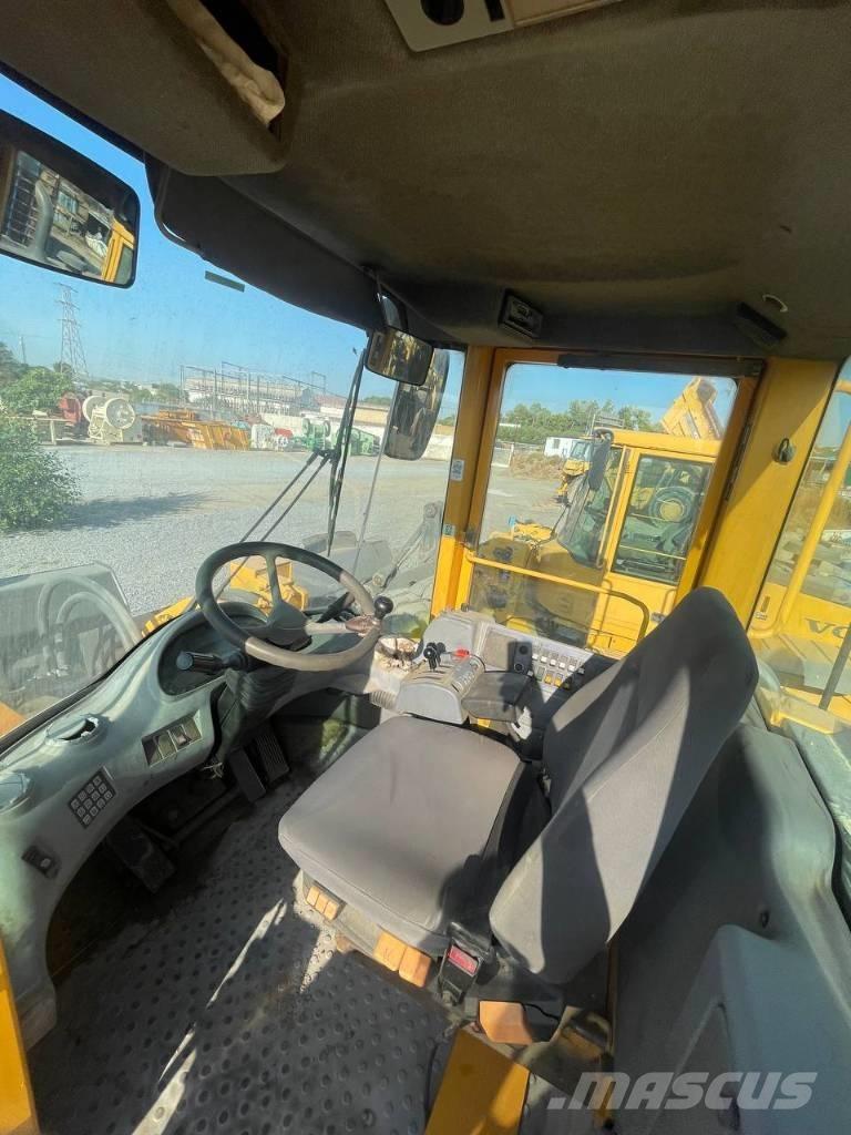 Volvo L 180 E Pale gommate