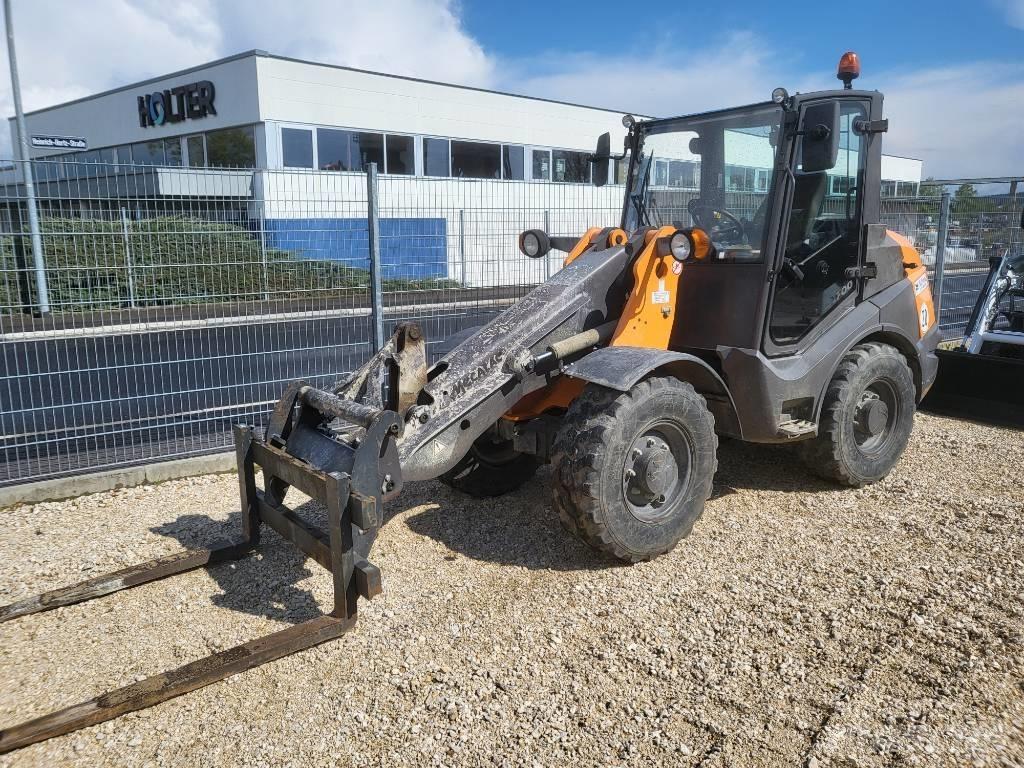 Mecalac AX 700 Pale gommate