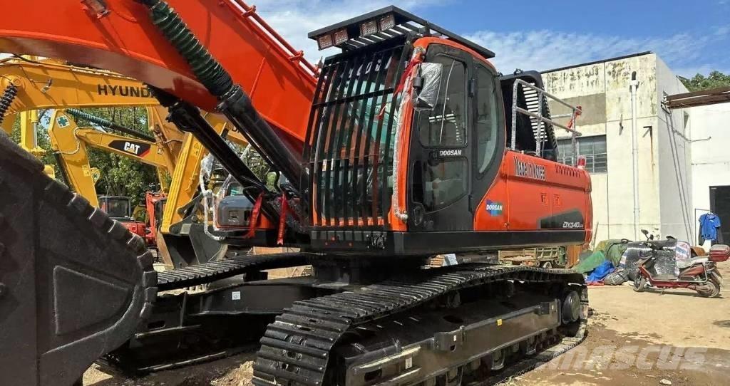 Doosan DX340 Escavatori cingolati