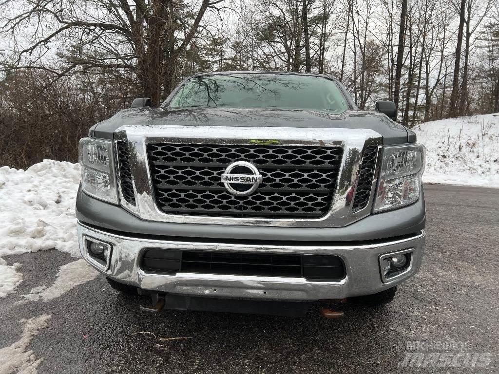 Nissan TITAN XD Pick up/Fiancata ribaltabile