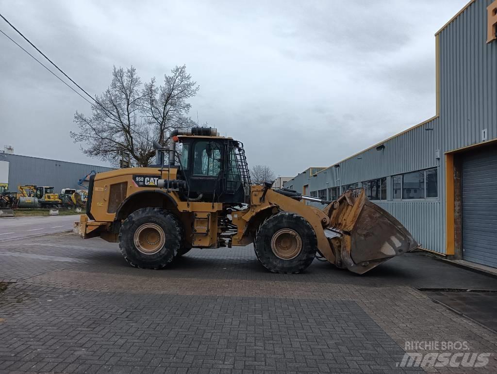 CAT 950GC Pale gommate