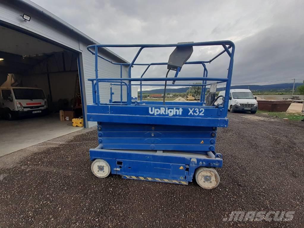 UpRight X 32 Piattaforme a pantografo
