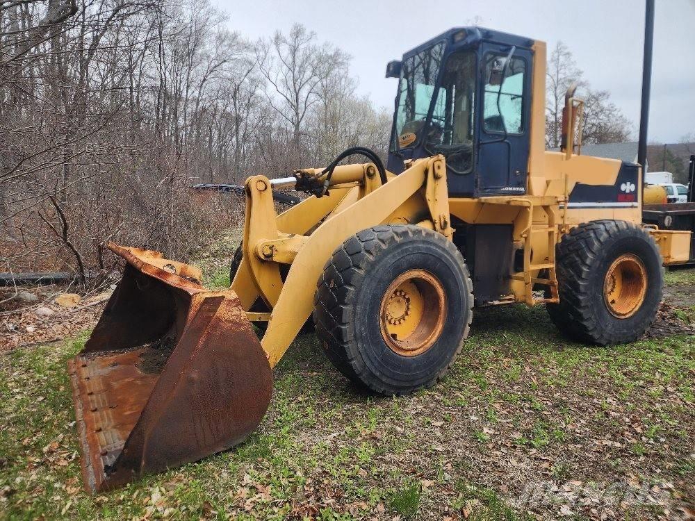 Komatsu WA 300-1 Pale gommate