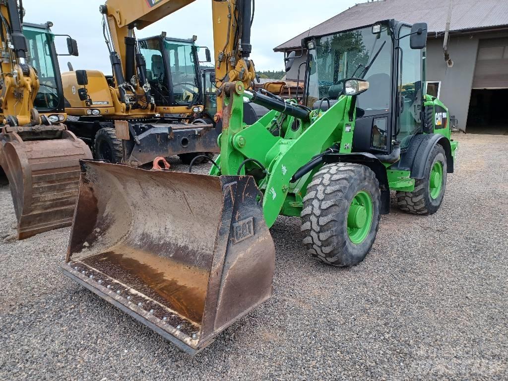 CAT 906M Pale gommate