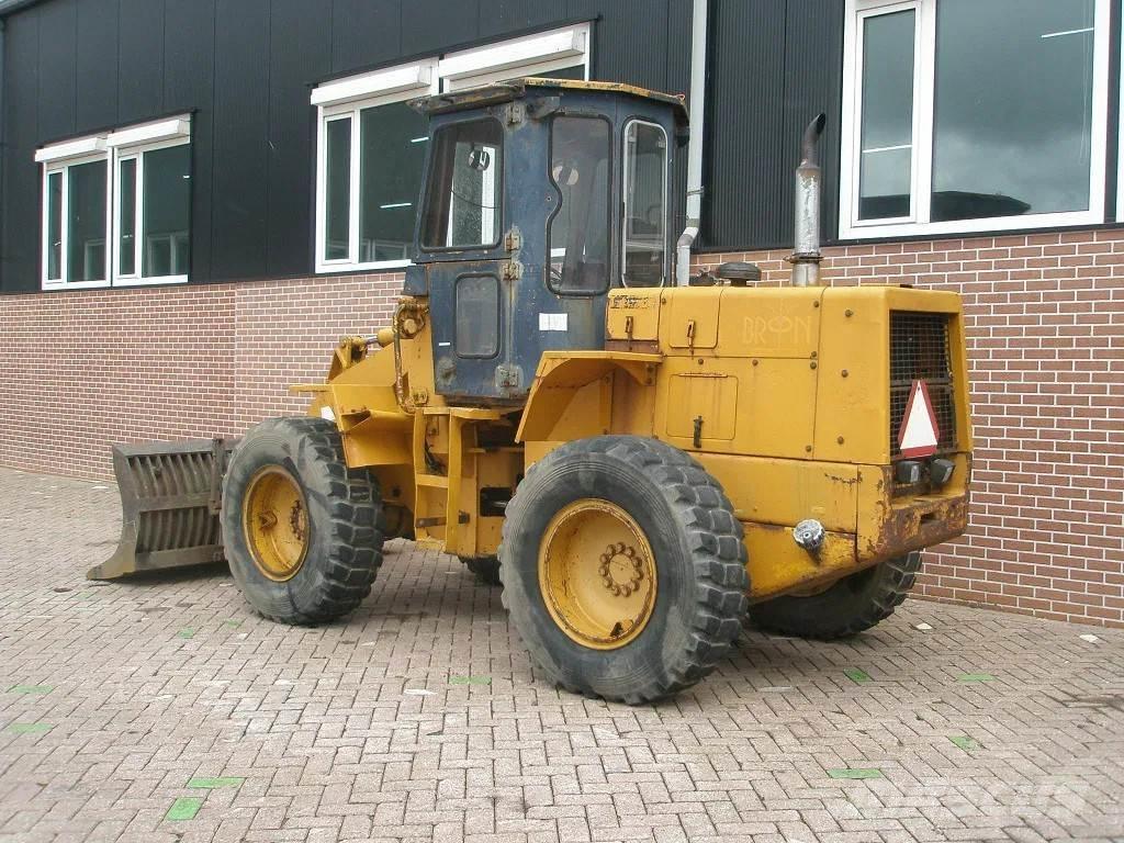 Komatsu W40-2 Pale gommate