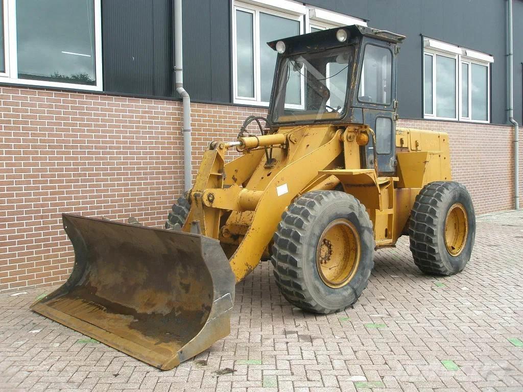 Komatsu W40-2 Pale gommate