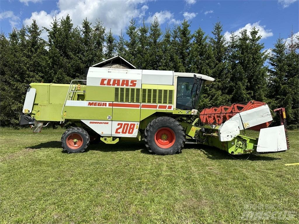 CLAAS Mega 208 Mietitrebbiatrici