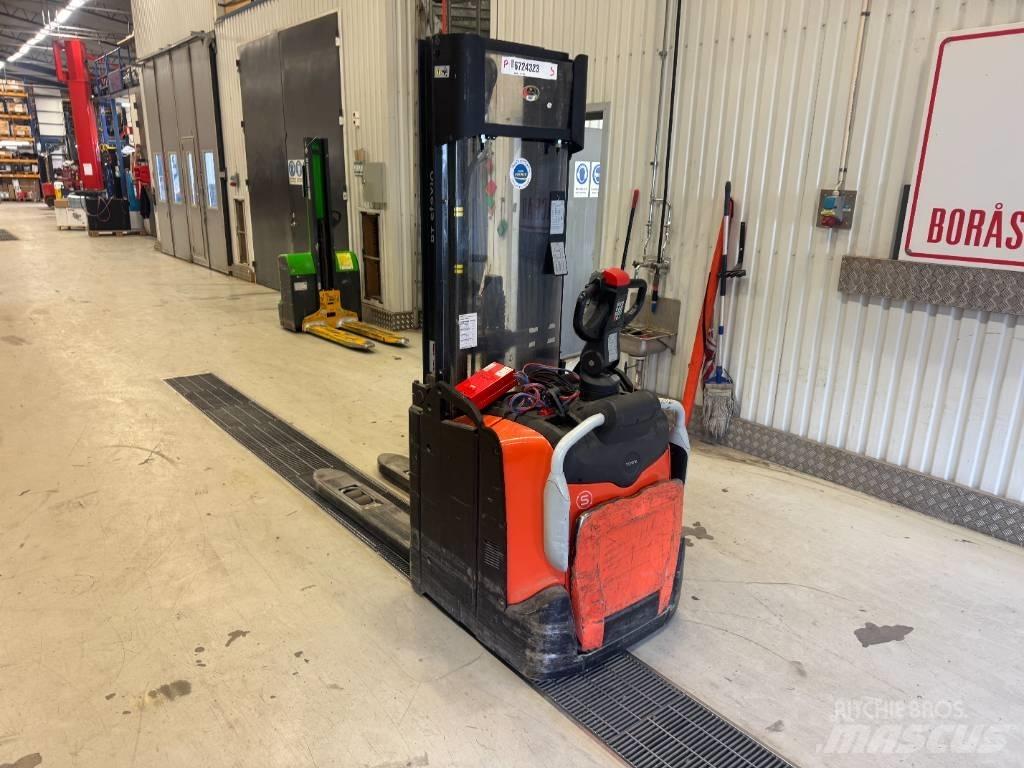 BT Toyota SPE 120 L Transpallet uomo a terra