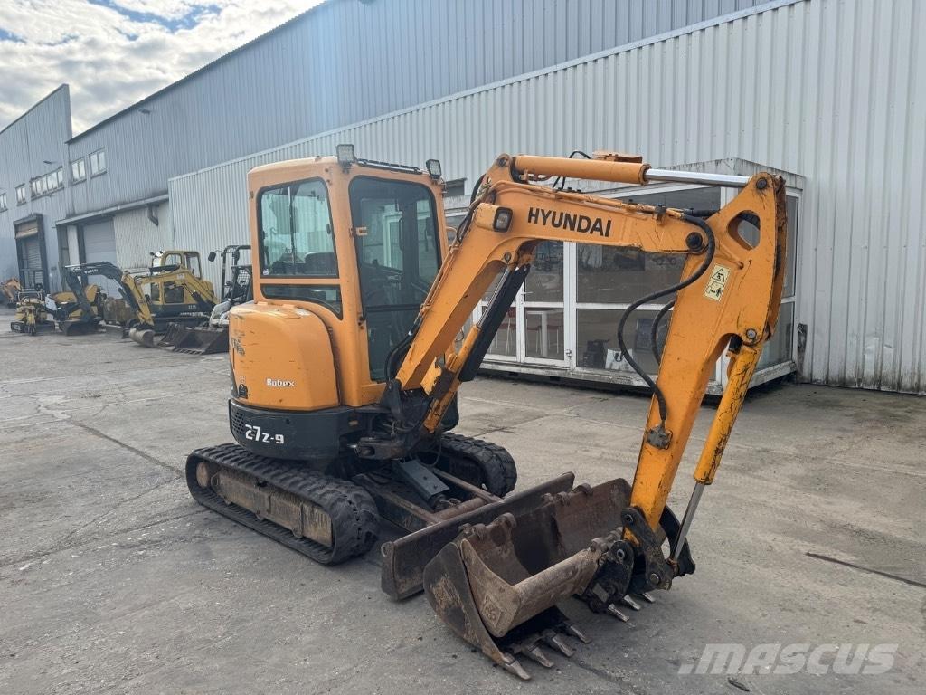 Hyundai ROBEx 27-9 Miniescavatori