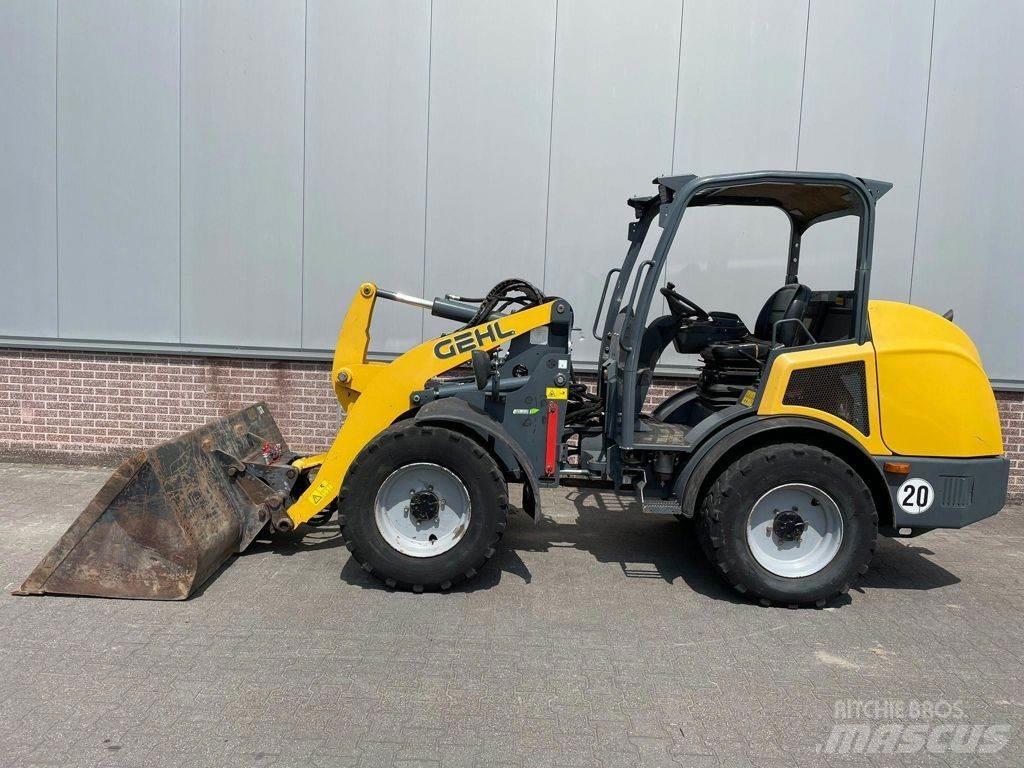 Gehl AL650 Pale gommate