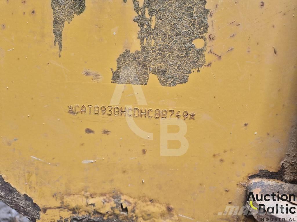 CAT 930 H Pale gommate
