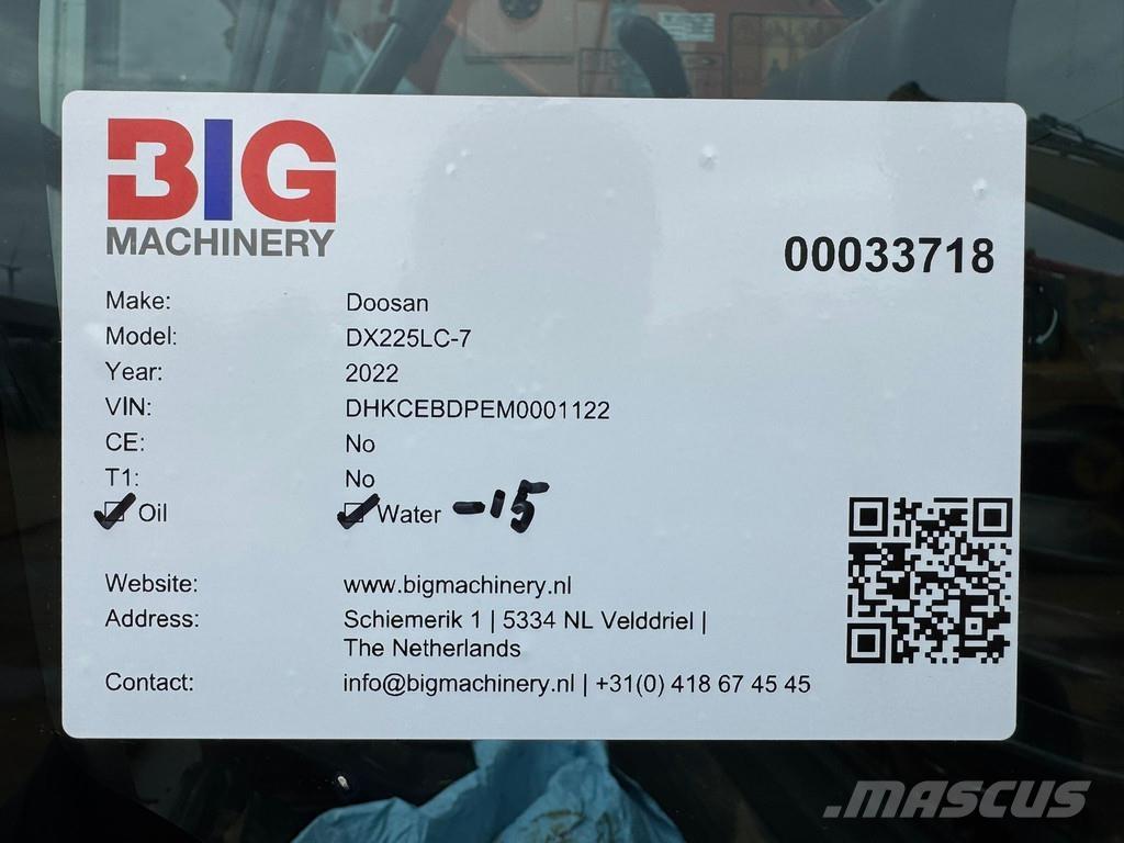 Doosan DX225LC-7 Escavatori cingolati