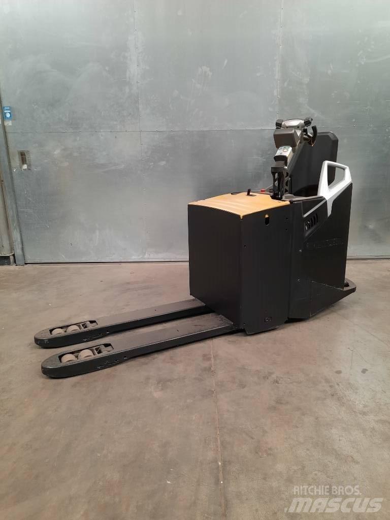 CAT NPF25N2 Carrelli elevatori bassi a piattaforma