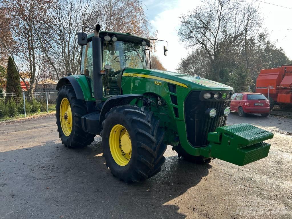 John Deere 8230 Trattori