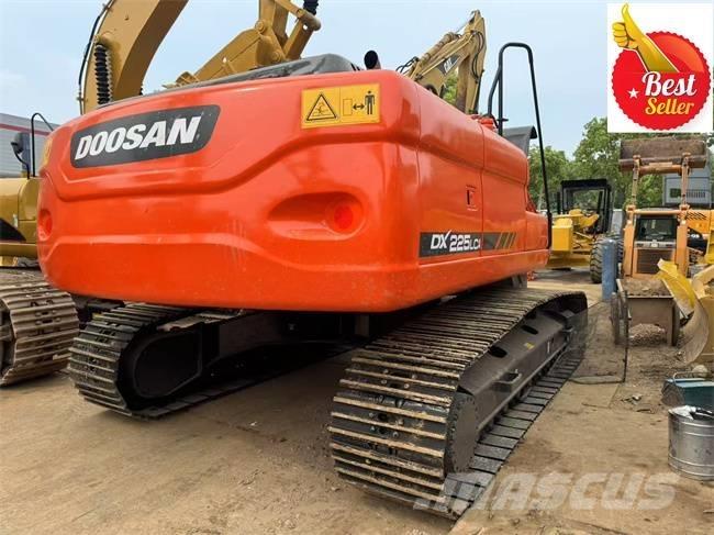 Doosan DX 225 LCA Escavatori cingolati