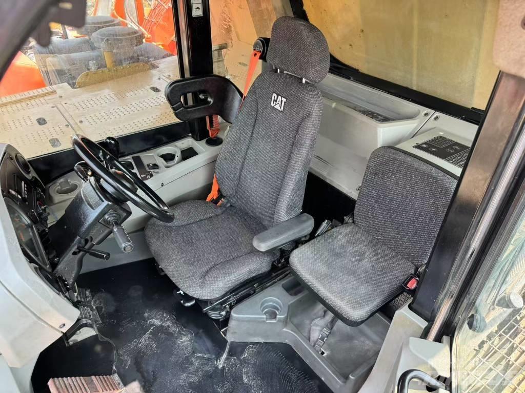 CAT 773 F Dumper a telaio rigido