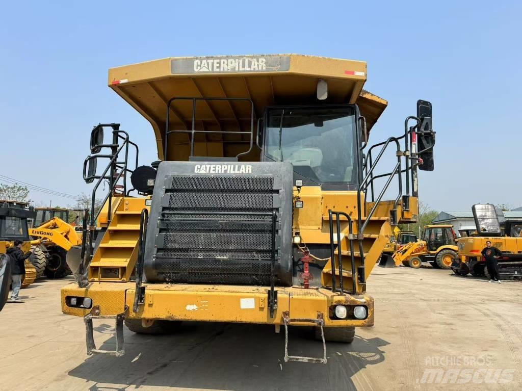 CAT 773 F Dumper a telaio rigido