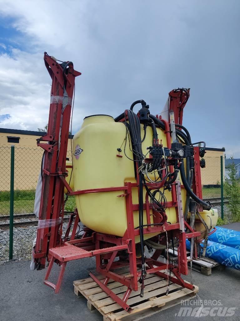 Hardi Master Twin Irroratori montati