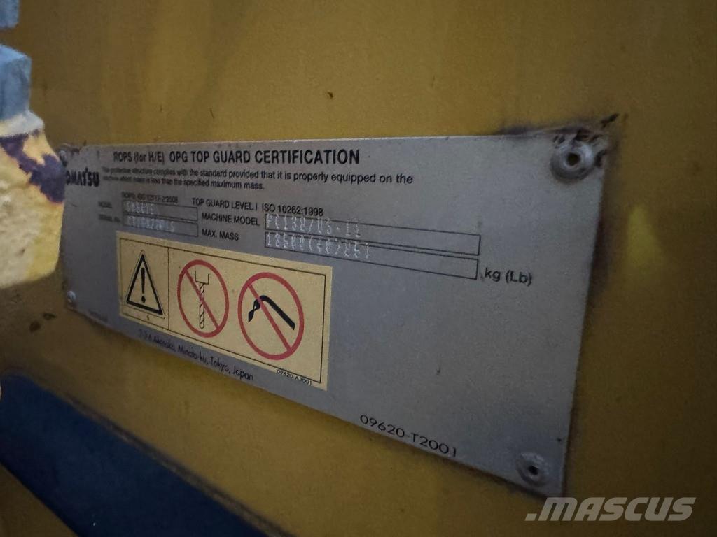 Komatsu PC138-11 Escavatori cingolati