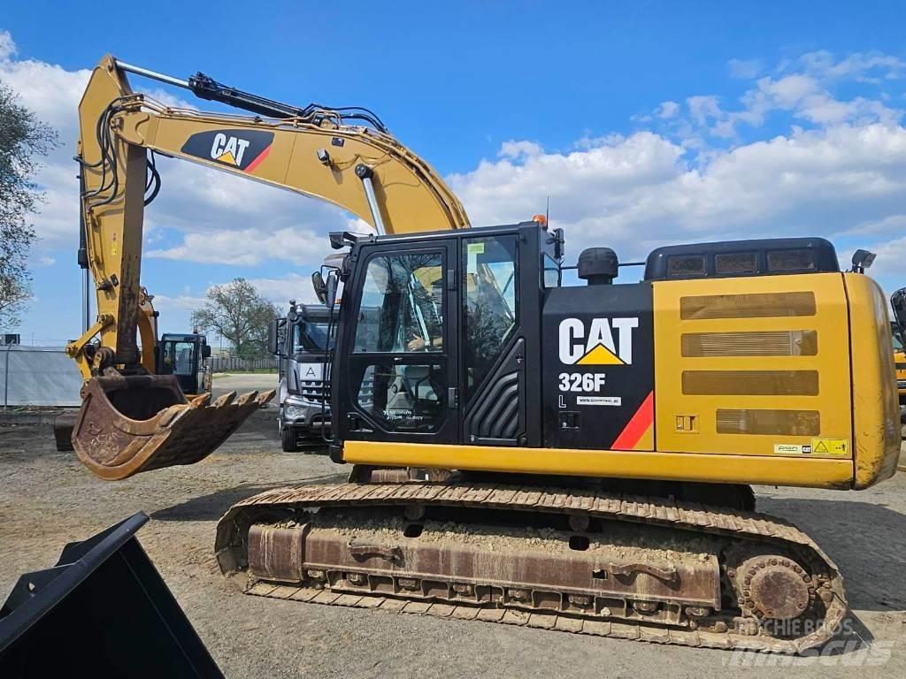 CAT 326 F L Escavatori cingolati