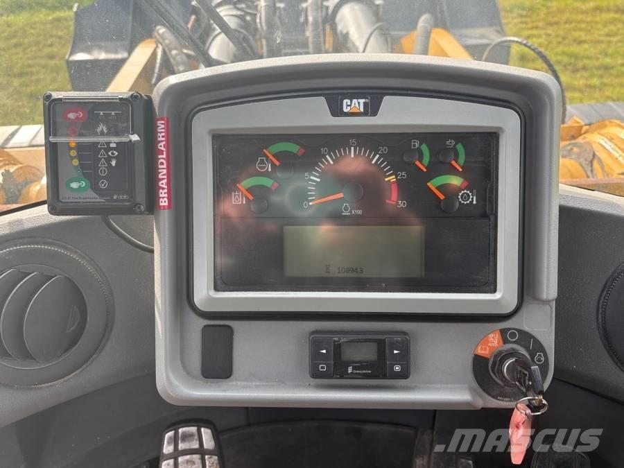 CAT 980M Pale gommate